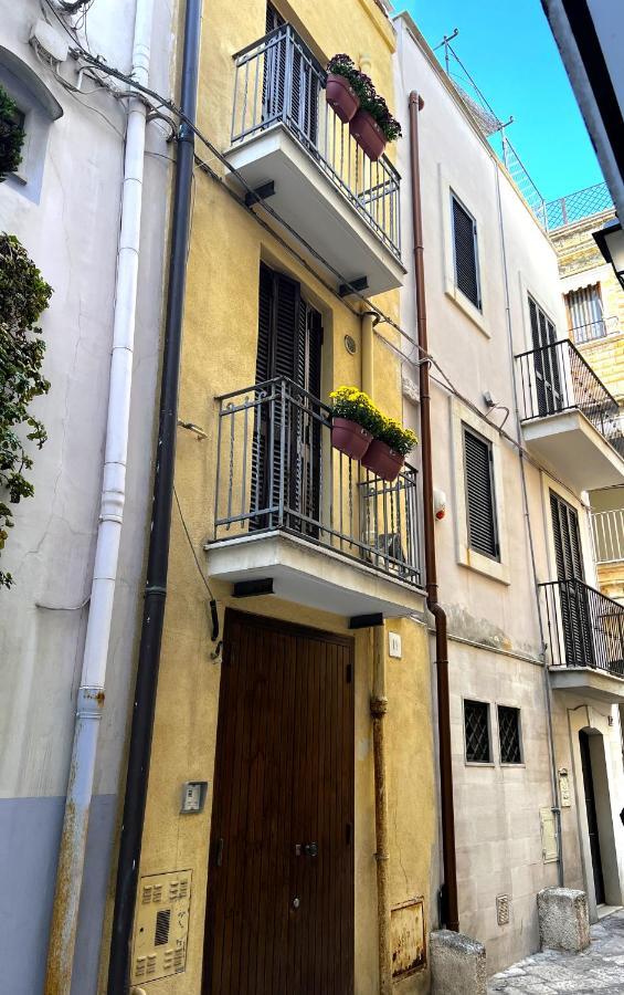 Palazzo Barone,Nel Cuore Del Borgo Antico. Bari Exterior foto